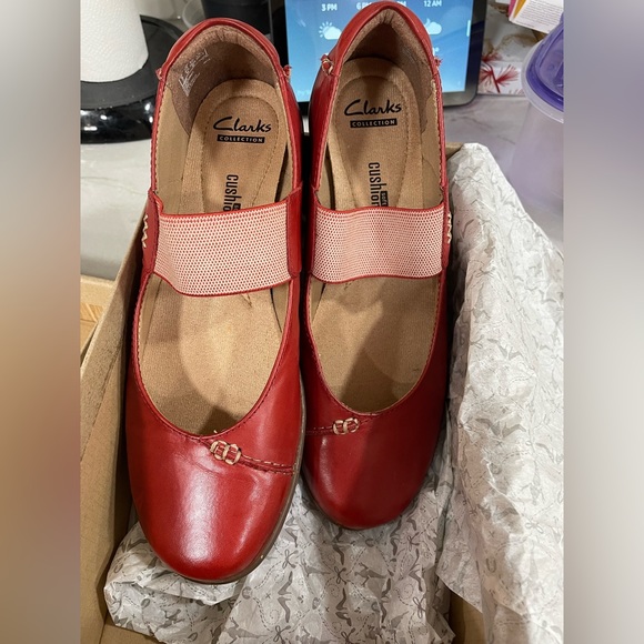NIB Clarks red Medora Elie Mary Jane flats, size 8 1/2 M - Picture 8 of 12